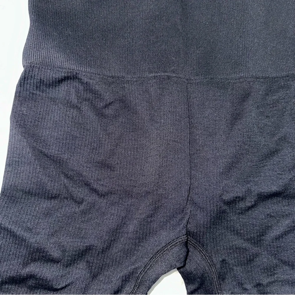 Amazon Ribbed Workout Set - Picture 4 of 4